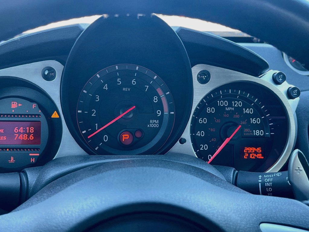 Used 2020 Nissan 370Z Touring Sport RWD image 12