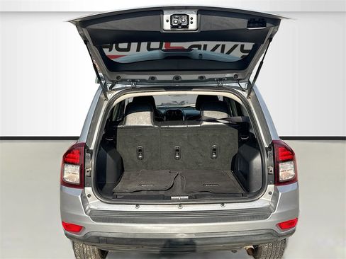 Used 2016 Jeep Compass Latitude image 22