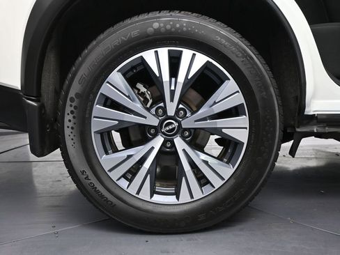 Used 2023 Nissan Rogue SV image 37