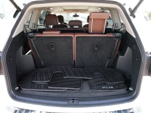 Certified 2023 Volkswagen Atlas SEL AWD/4WD image 18