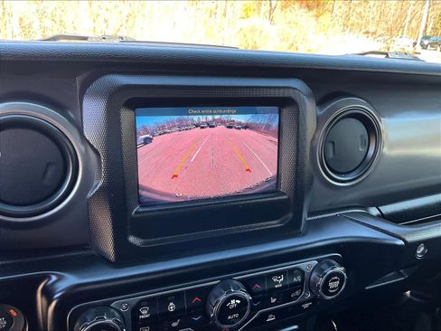 Used 2023 Jeep Wrangler Unlimited w/ Cold Weather Group image 19