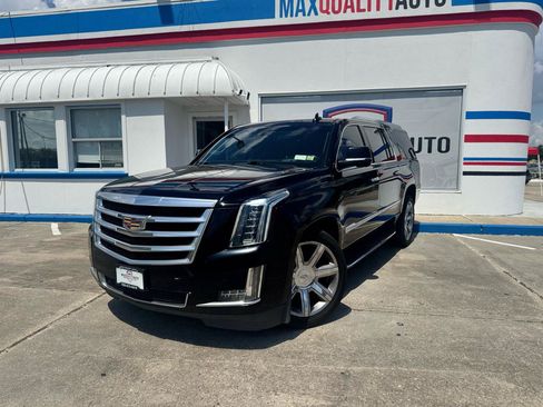 Used 2019 Cadillac Escalade ESV Luxury AWD/4WD image 2