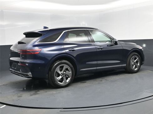 New 2026 Genesis GV70 2.5T Advanced image 4