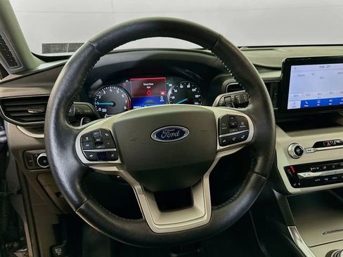 Certified 2021 Ford Explorer XLT w/ Equipment Group 202A image 11