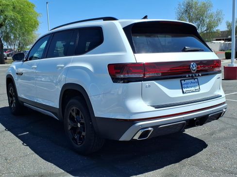 New 2026 Volkswagen Atlas Peak Edition image 4