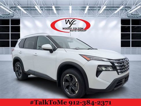 Used 2024 Nissan Rogue SV w/ SV Premium Package FWD image 1
