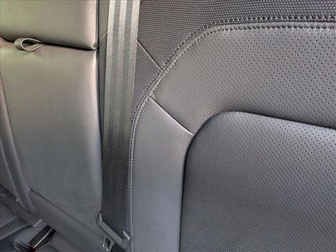 Certified 2023 Land Rover Defender 110 X-Dynamic SE image 15