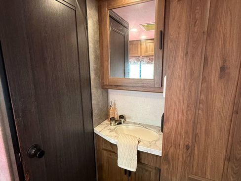 Used 2019 Chevrolet Express 4500 w/ RV Package image 14