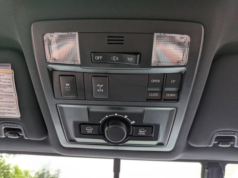 Used 2017 Toyota Tacoma 4x4 Double Cab image 14