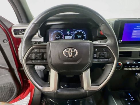 Used 2025 Toyota Tacoma TRD Off-Road AWD/4WD image 18