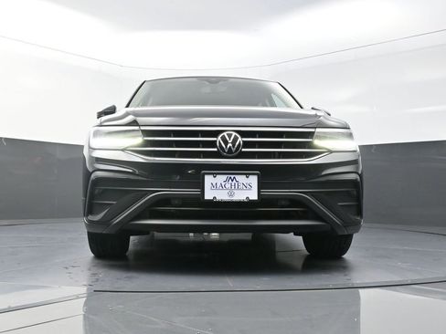 Used 2023 Volkswagen Tiguan SE w/ Panoramic Sunroof Package AWD/4WD image 24