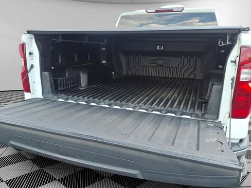 Used 2023 Chevrolet Silverado 1500 LT AWD/4WD image 25