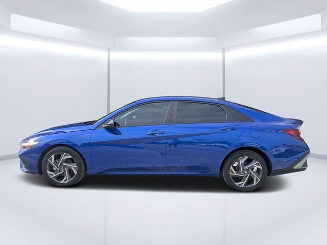 Used 2025 Hyundai Elantra Sport w/ Cargo Package FWD image 6
