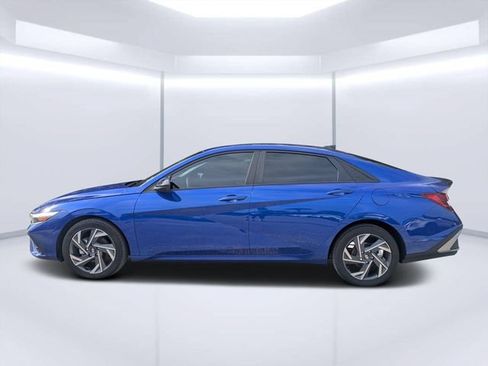 Used 2025 Hyundai Elantra Sport w/ Cargo Package FWD image 6