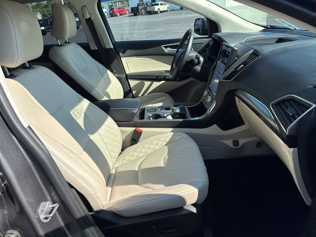 Used 2024 Ford Edge Titanium AWD/4WD image 11