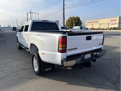 Used 2006 GMC Sierra 3500 SLT w/ Heavy-Duty Power Package image 16