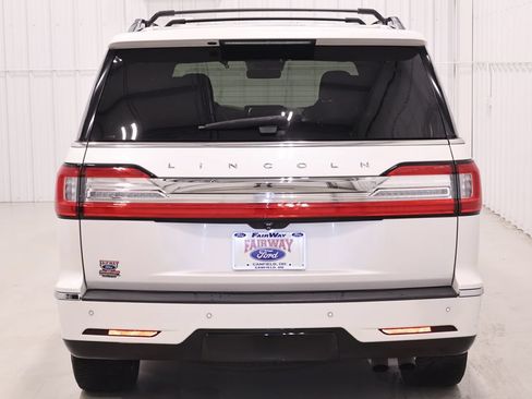 Used 2018 Lincoln Navigator Reserve w/ Technology Package AWD/4WD image 8