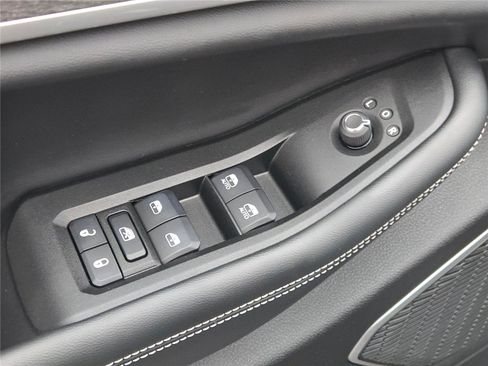 Used 2021 Jeep Grand Cherokee L Limited w/ Luxury Tech Group II image 25