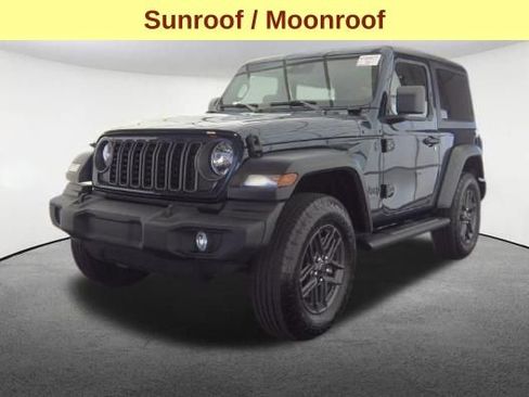 Used 2025 Jeep Wrangler Sport image 4