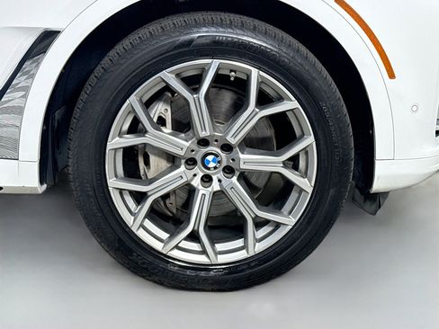 Used 2019 BMW X7 xDrive40i w/ Cold Weather Package image 32