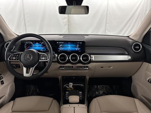 Used 2022 Mercedes-Benz GLB 250 image 16