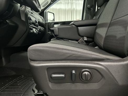 Used 2023 Chevrolet Silverado 2500 Custom w/ Custom Convenience Package image 18