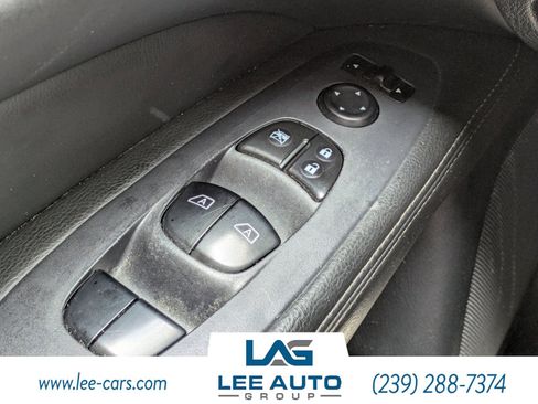 Used 2019 Nissan Pathfinder SL FWD image 20