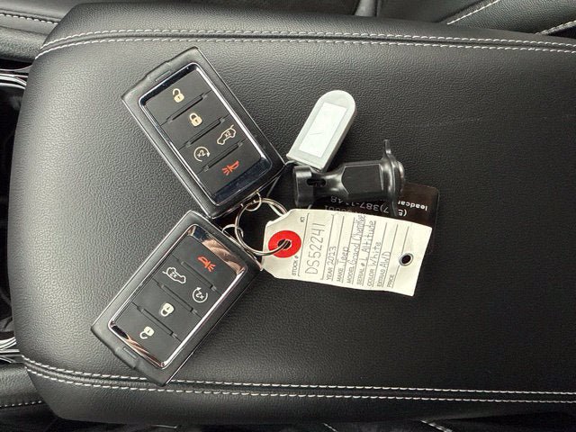 Used 2023 Jeep Grand Cherokee L Laredo AWD/4WD image 39