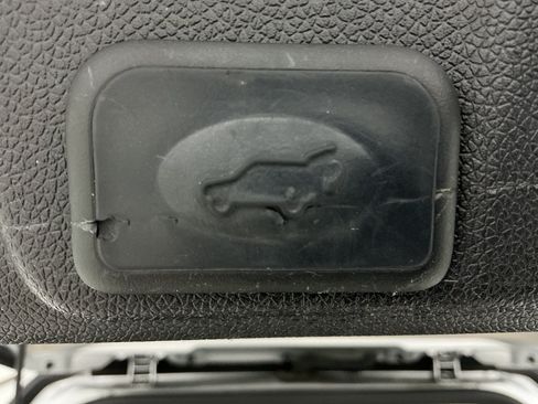 Used 2015 Chevrolet Traverse LT FWD image 48
