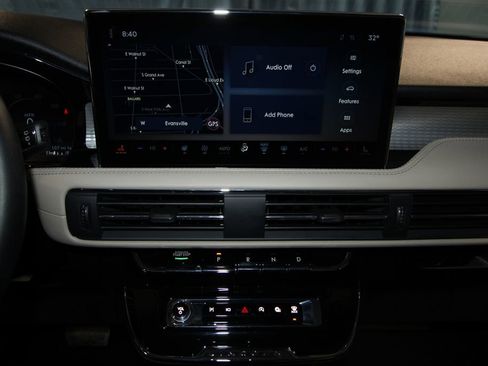 Used 2025 Lincoln Corsair AWD w/ Equipment Group 101A image 14