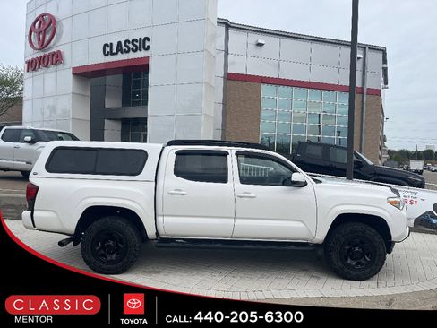 Used 2020 Toyota Tacoma SR AWD/4WD image 1