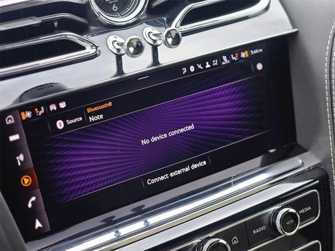 Used 2023 Bentley Bentayga Extended Wheelbase image 36