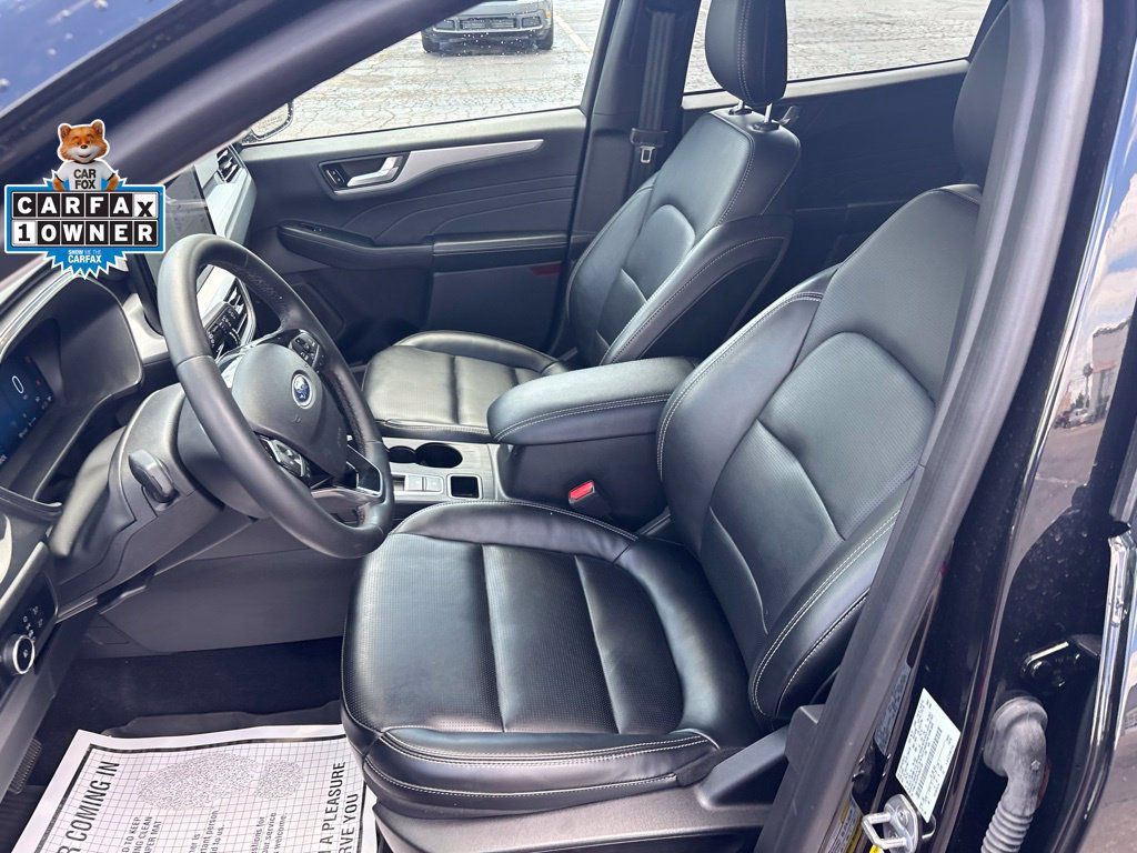 Used 2023 Ford Escape Platinum AWD/4WD image 26