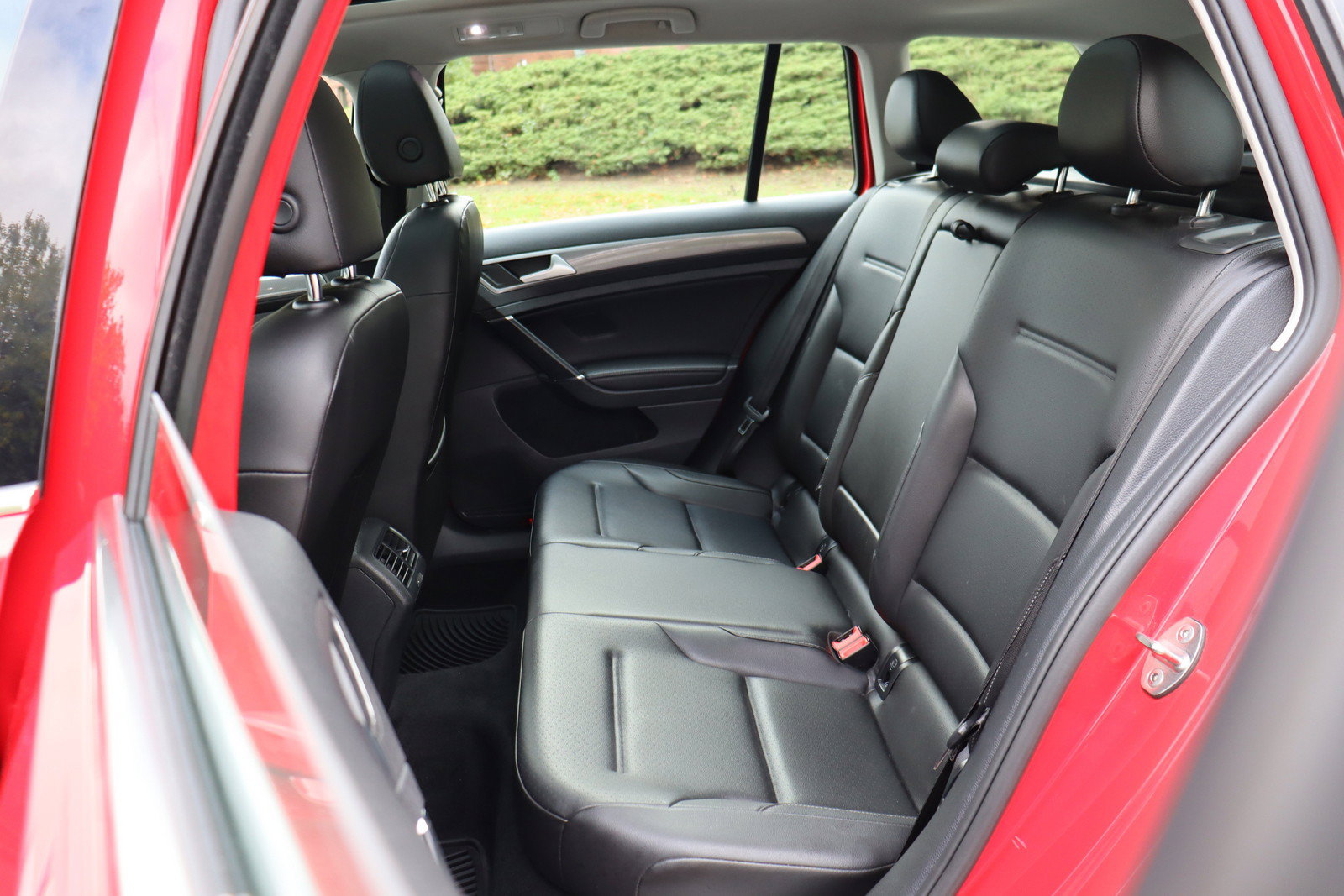 Used 2018 Volkswagen Golf Alltrack SE AWD/4WD image 15
