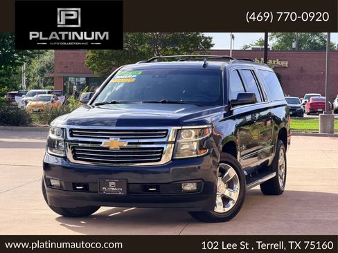 Used 2018 Chevrolet Suburban LT w/ LT Signature Package RWD image 1
