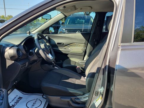 Used 2020 Nissan Kicks S FWD image 18