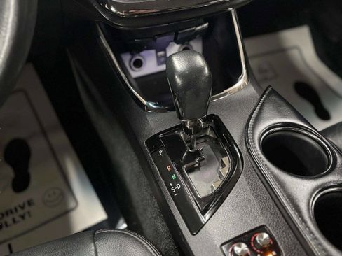 Used 2018 Toyota Avalon XLE image 25