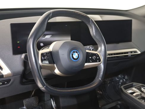Used 2023 BMW iX xDrive50 w/ Sport Package AWD/4WD image 6