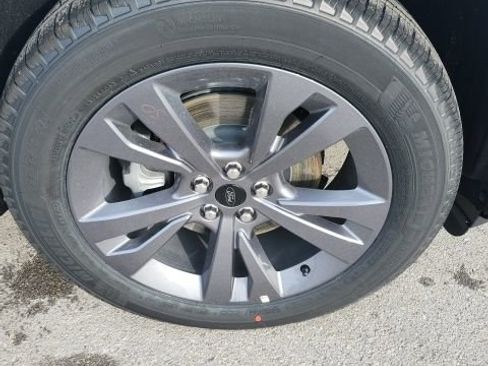 New 2026 Ford Explorer Active w/ Active Comfort Package image 9