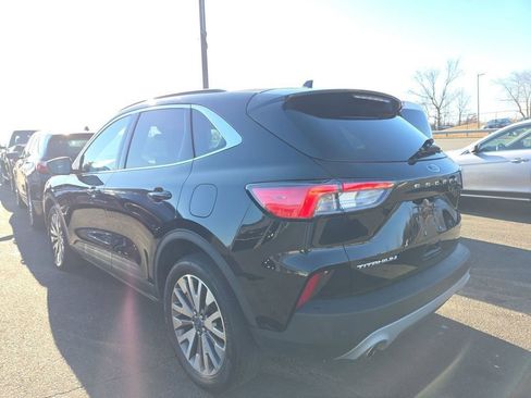 Used 2022 Ford Escape Titanium image 6