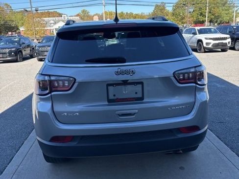 Certified 2022 Jeep Compass Limited w/ Sun and Sound Group image 6