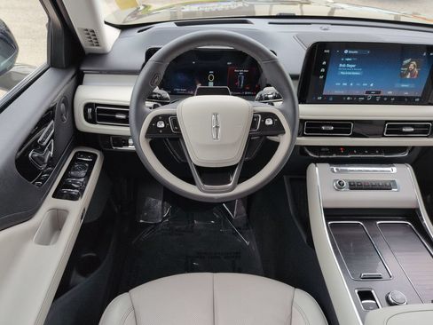 Certified 2026 Lincoln Aviator Reserve AWD/4WD image 16