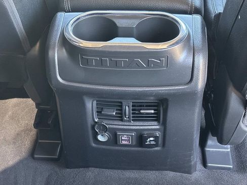 Used 2020 Nissan Titan SL image 14