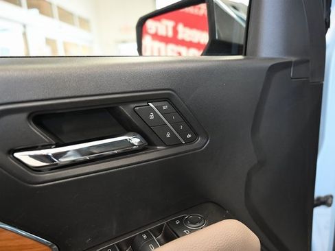 Used 2025 GMC Canyon Denali image 30