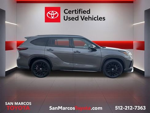 Used 2025 Toyota Highlander XSE image 4
