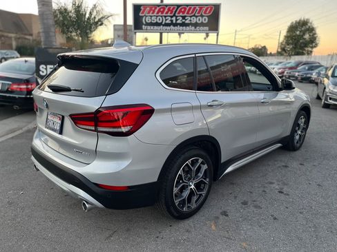 Used 2021 BMW X1 xDrive28i w/ Premium Package image 7