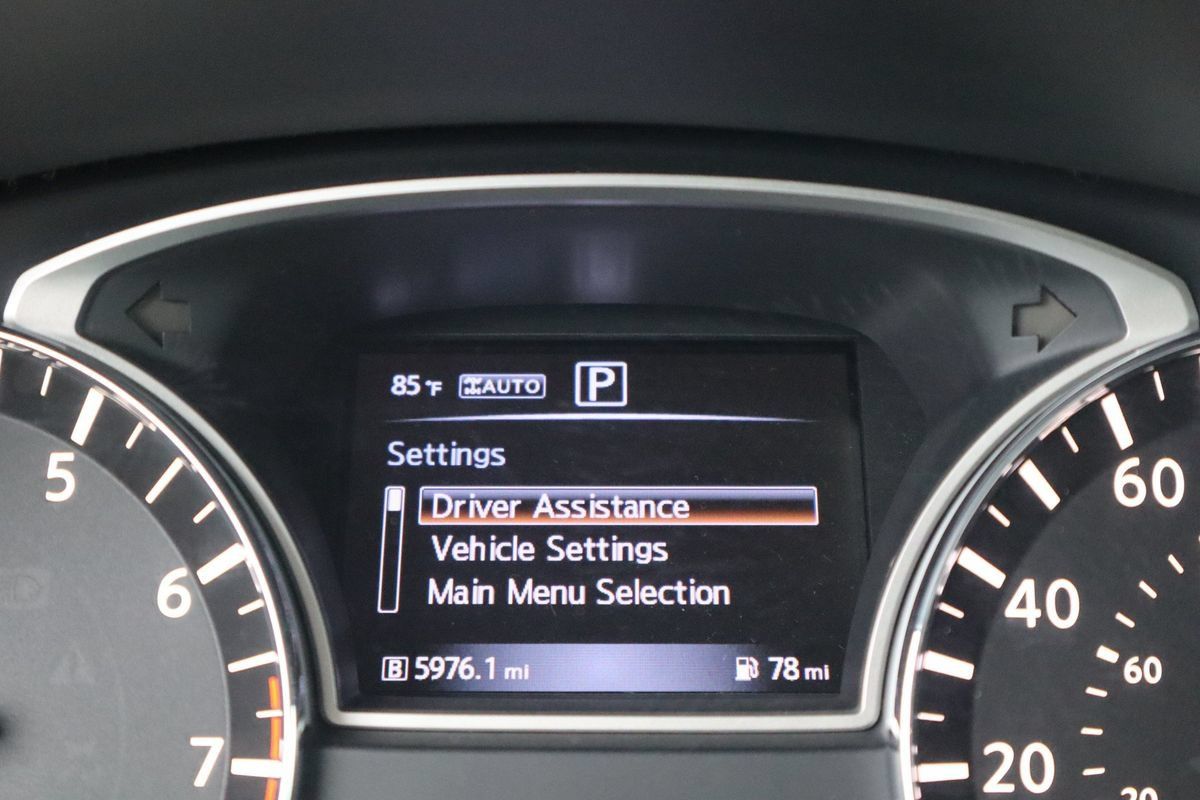 Used 2016 Nissan Pathfinder SV AWD/4WD image 46