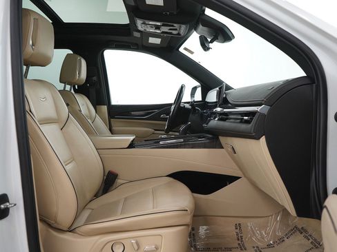 Used 2021 Cadillac Escalade ESV Premium Luxury image 12