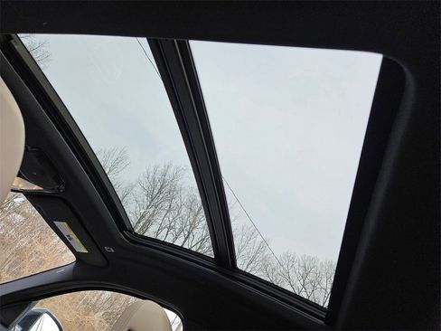 Certified 2023 BMW X4 xDrive30i w/ M Sport Package image 19