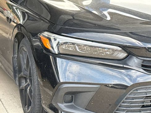 Used 2023 Honda Civic Sport image 4